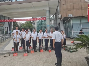四川東晨物業(yè) | 重建美好家園，軍魂閃耀清淤一線(xiàn)